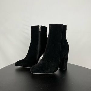 Pretty Little Thing Black Velvet Heeled Boots. Size 3 (5 US Women) | (NEW)
